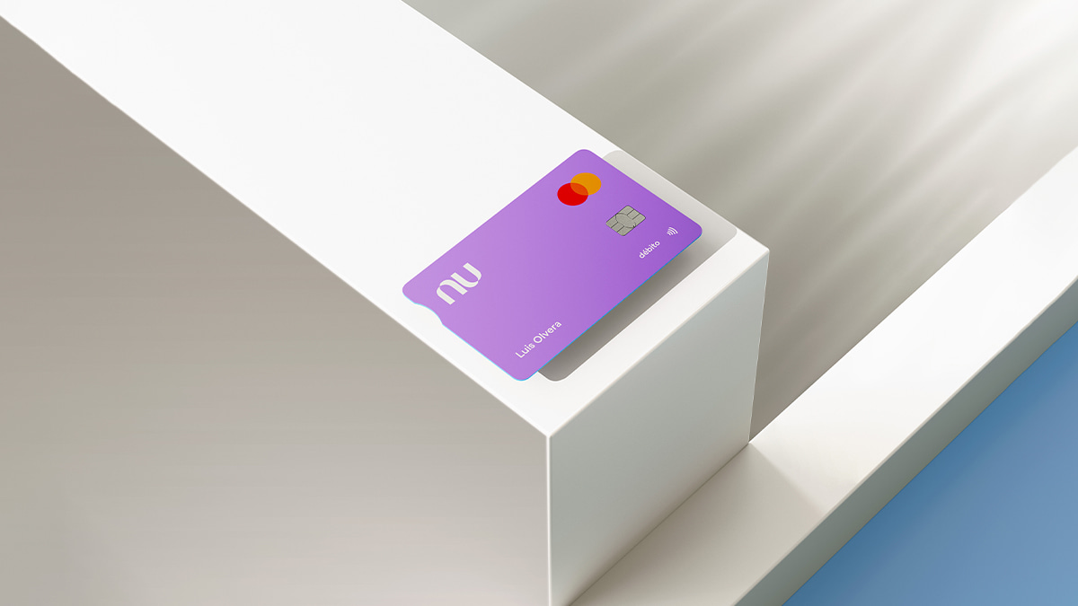 Tarjeta de débito Nu ilustra cómo retirar efectivo de Cuenta Nu