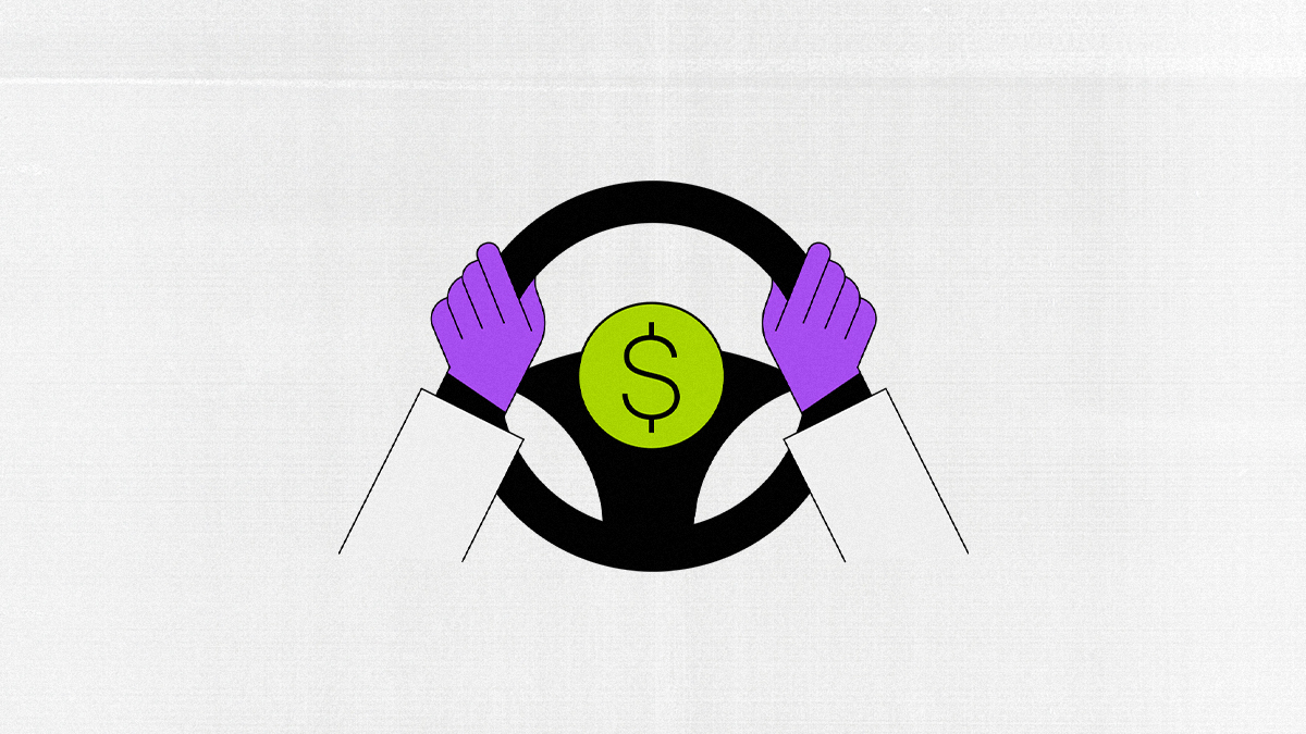 Volante con signo de pesos es manejado por un conductor con guates morados invita a hacer decisiones financieras