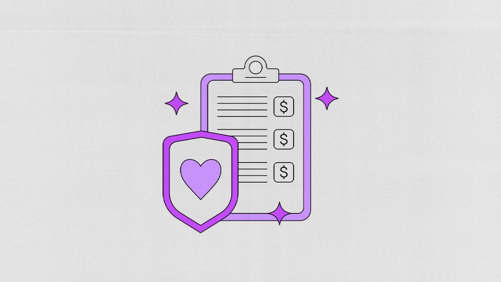 Tabla de apuntes con el borde morado sostiene un escudo con un corazón color morado dentro para recordar 10 razones para contratar un seguro de vida